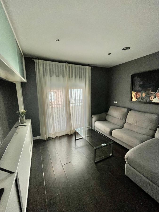 Moderno Apartamento Con Plaza De Garaje En Pleno Centro De Almeria Ngoại thất bức ảnh