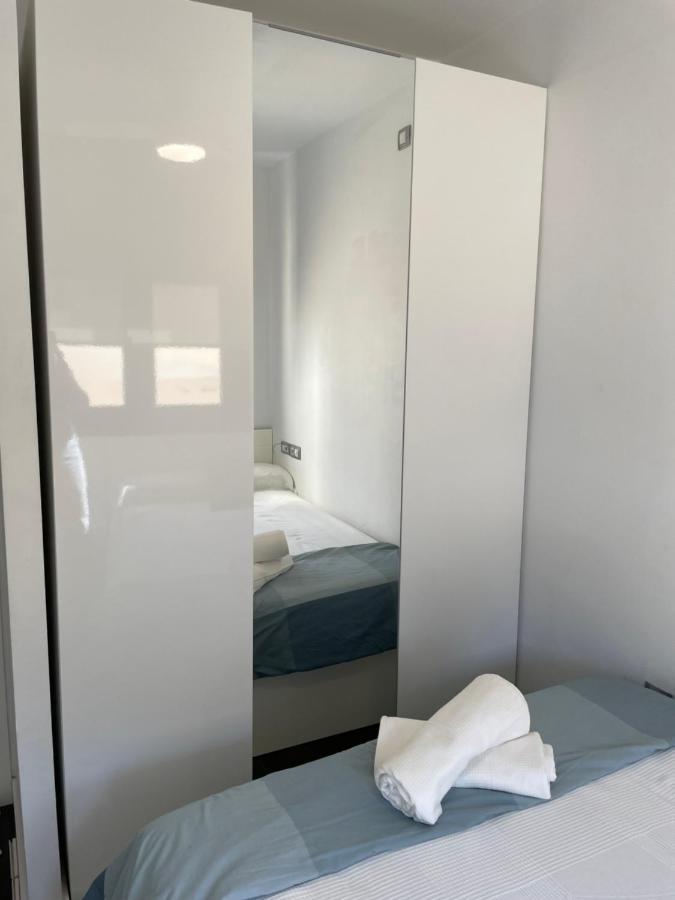 Moderno Apartamento Con Plaza De Garaje En Pleno Centro De Almeria Ngoại thất bức ảnh