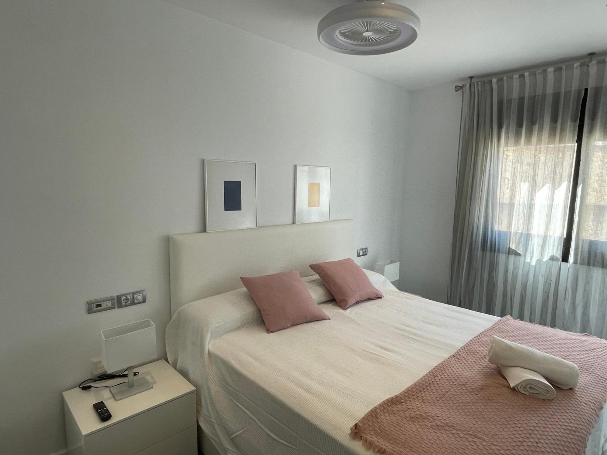 Moderno Apartamento Con Plaza De Garaje En Pleno Centro De Almeria Ngoại thất bức ảnh