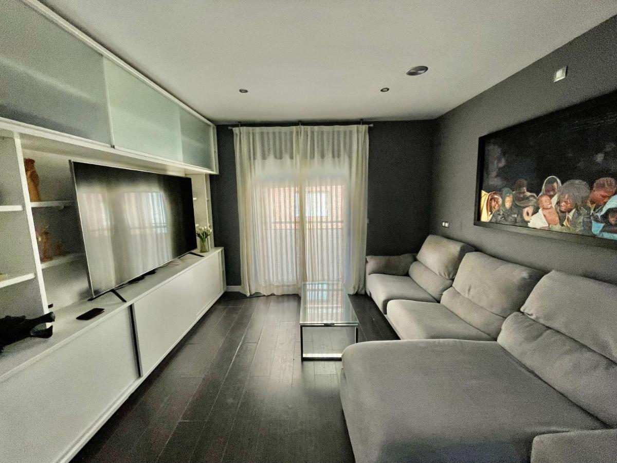 Moderno Apartamento Con Plaza De Garaje En Pleno Centro De Almeria Ngoại thất bức ảnh