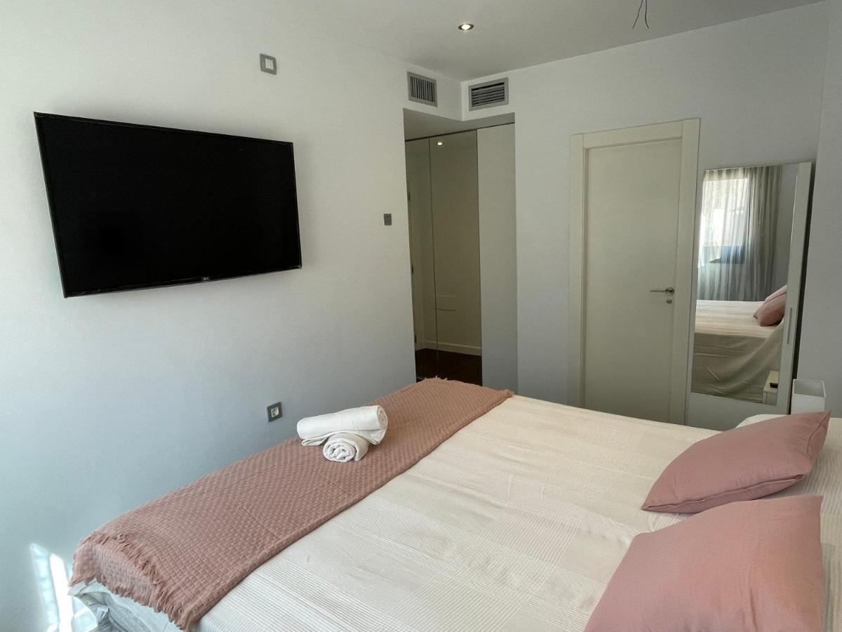 Moderno Apartamento Con Plaza De Garaje En Pleno Centro De Almeria Ngoại thất bức ảnh