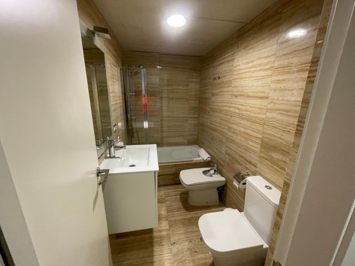 Moderno Apartamento Con Plaza De Garaje En Pleno Centro De Almeria Ngoại thất bức ảnh